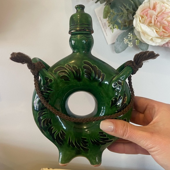Ornate Vintage Green and Black Ring Decanter & Matching Vase/Carafe Set - Picture 6 of 8